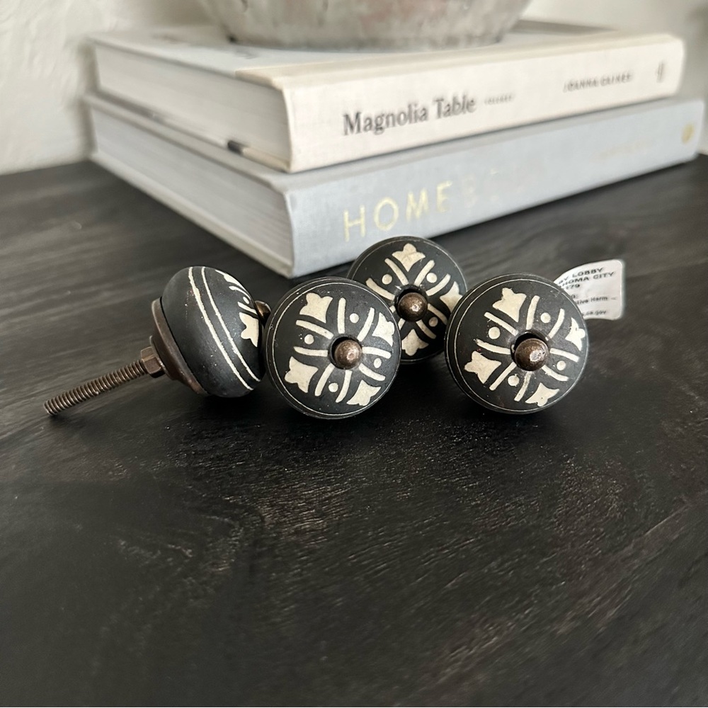 Set of 4 Cabinet Knob Pulls